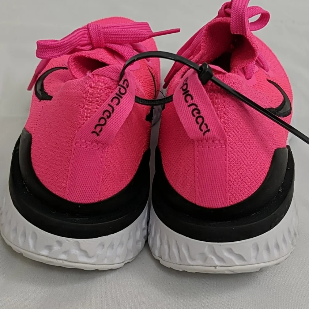 NIKE Epic React Flyknit Sneakers ~ NEW